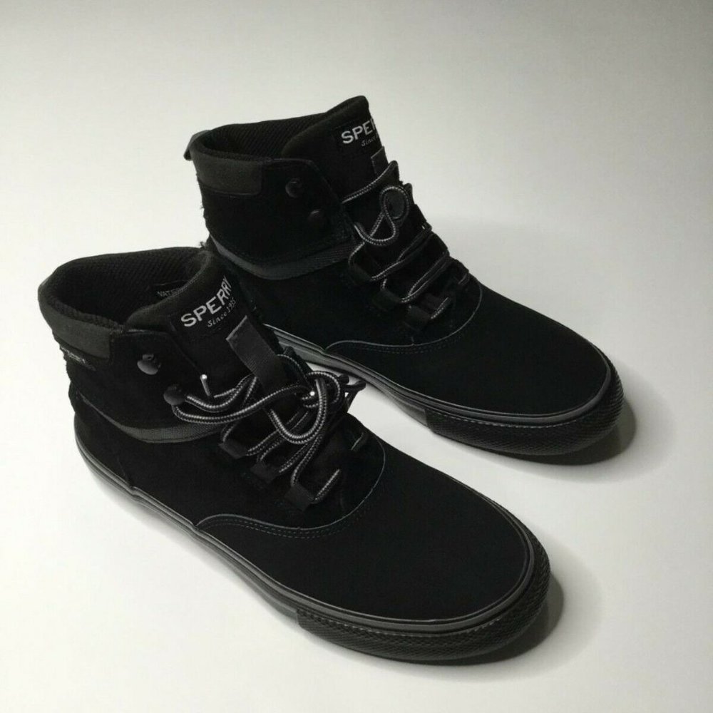 Sperry men’s size 8 sneakers